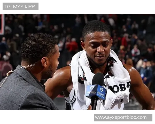 福克斯表现出色20投10中砍下全场最高26分助球队赢得胜利